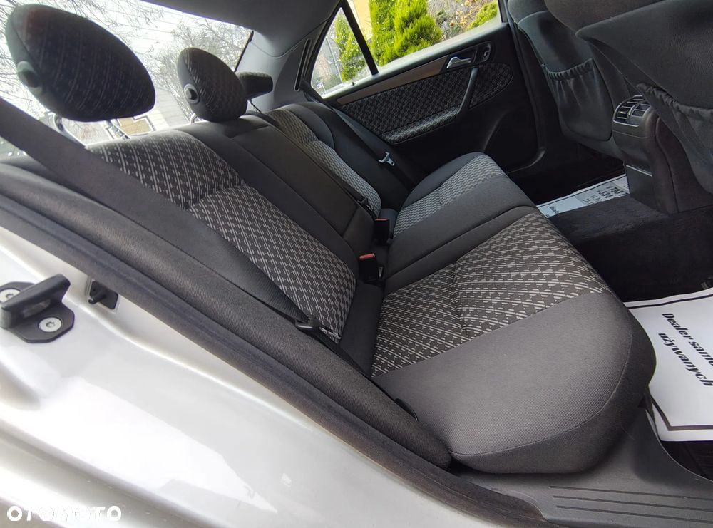 Mercedes-Benz Klasa C 200 Kompressor Avantgarde Sport Edition - 14