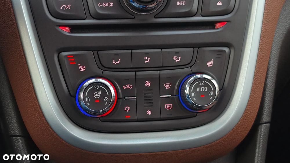 Opel Mokka 1.7 CDTI Cosmo S&S 4x4 - 29