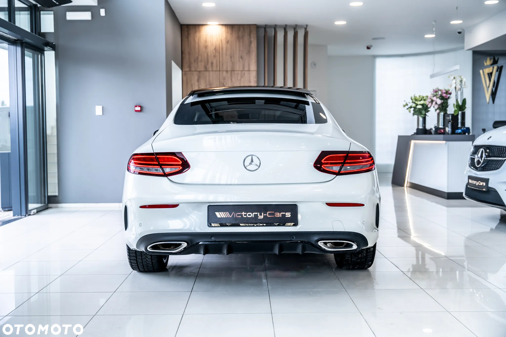 Mercedes-Benz Klasa C 300 9G-TRONIC - 15