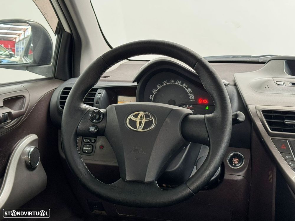 Toyota iQ 1.4 D-4D 2 EP - 29
