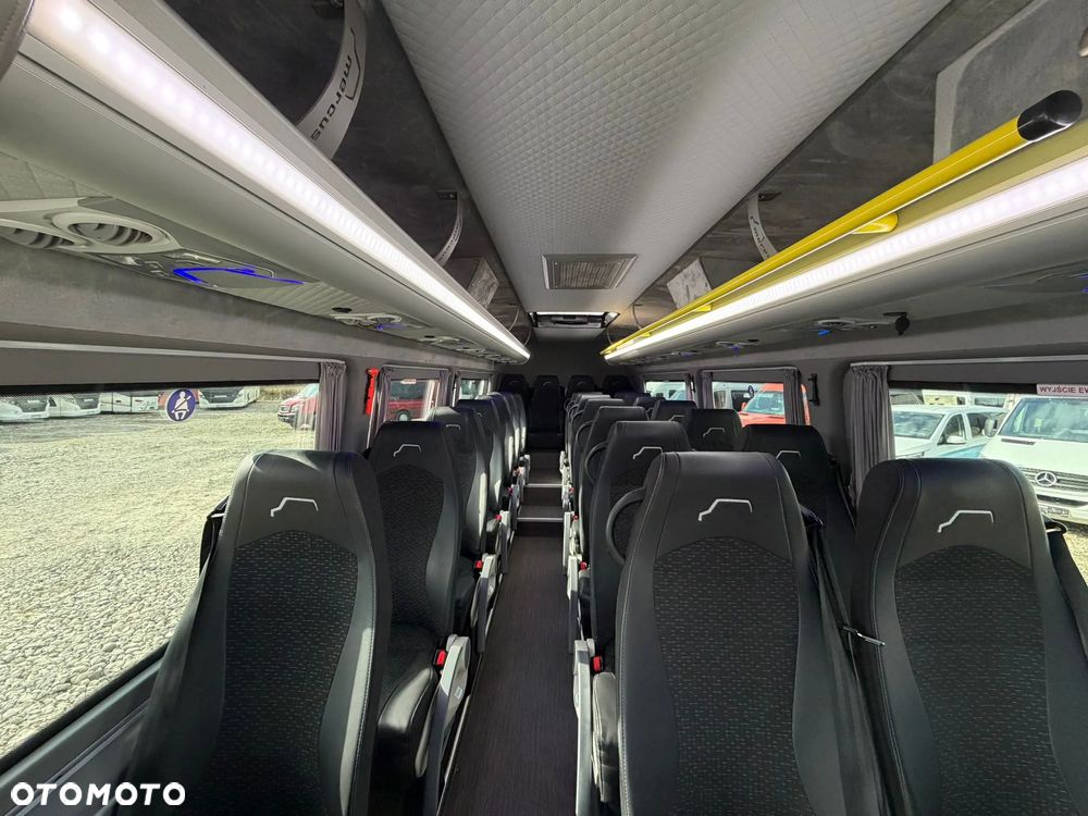 Mercedes-Benz Sprinter 517 - 25