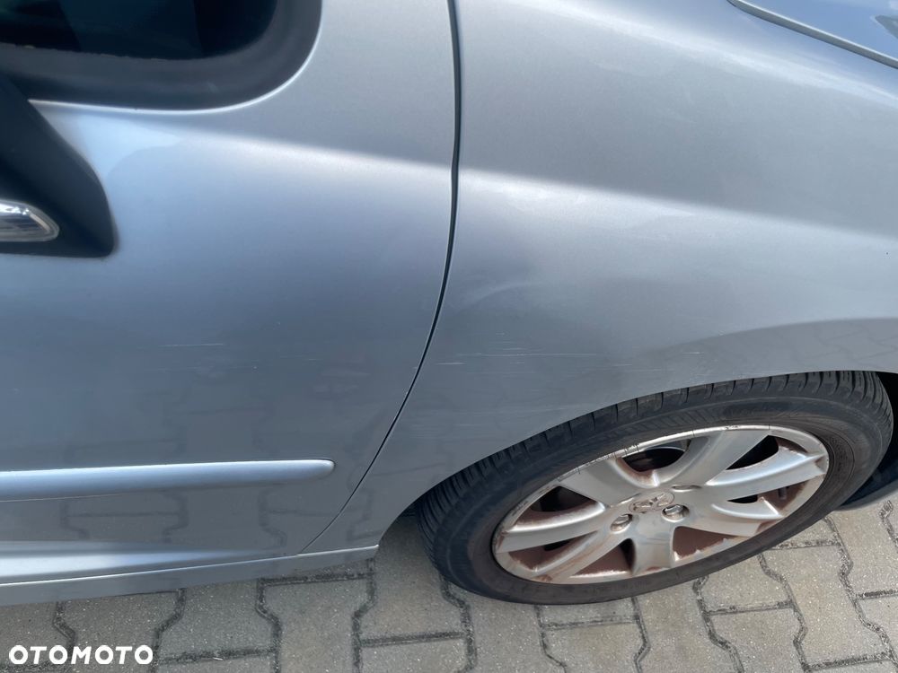 Peugeot 207 110 HDi FAP (Blue Lion) Sport - 23