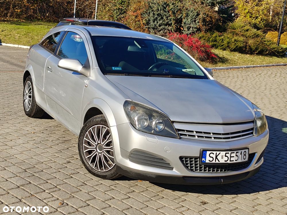 Opel Astra III GTC 1.8 Cosmo - 3
