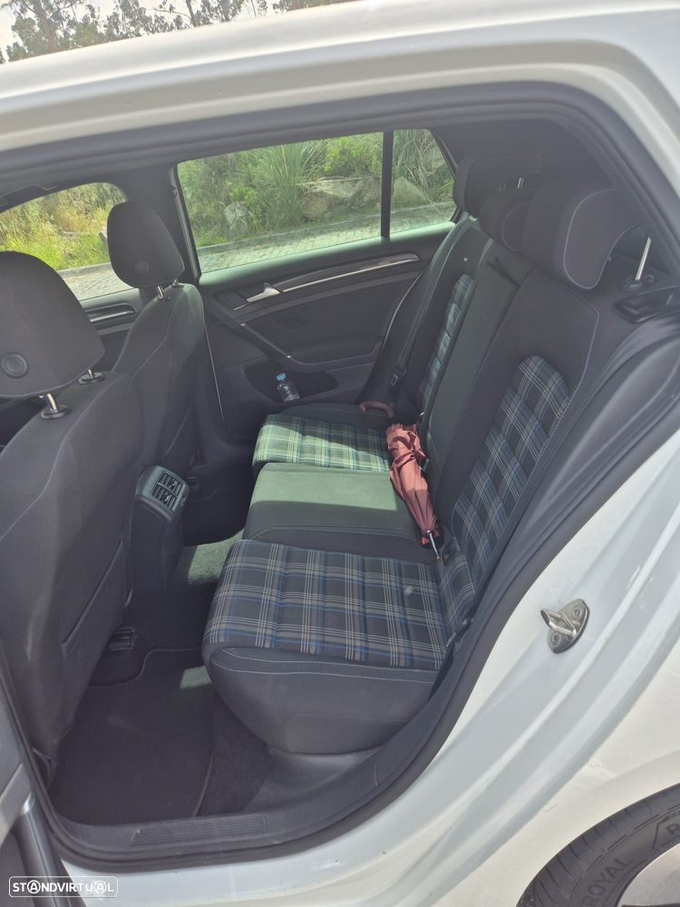 VW Golf 1.4 GTE Plug-In-Hybrid DSG - 9