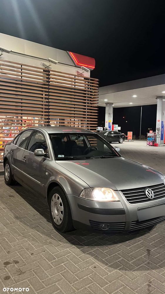 Volkswagen Passat 1.9 TDI Comfortline - 5