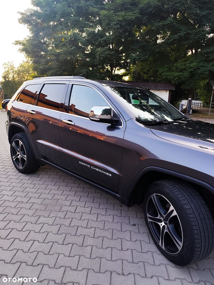 Jeep Grand Cherokee - 13