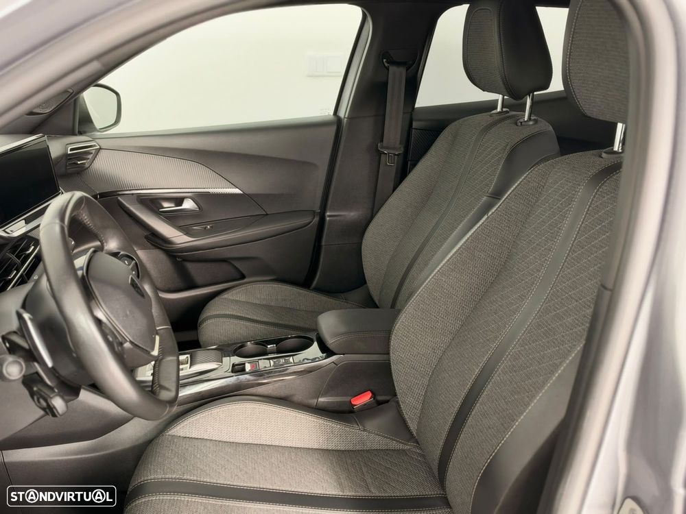 Peugeot 2008 1.2 PureTech Allure Pack EAT8 - 4