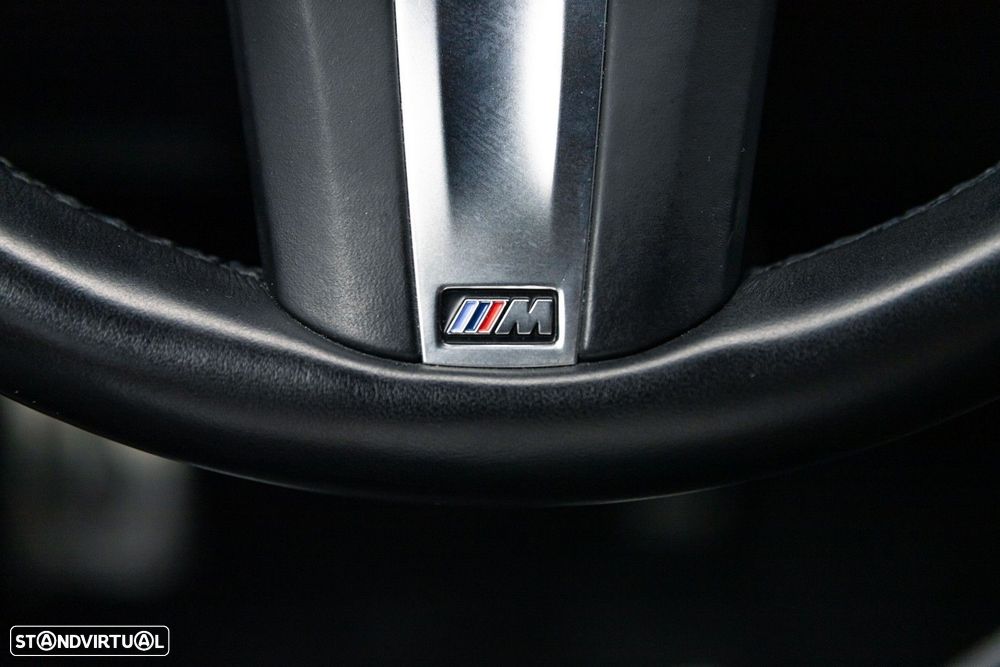 BMW 330 e Pack Desportivo M Auto - 29