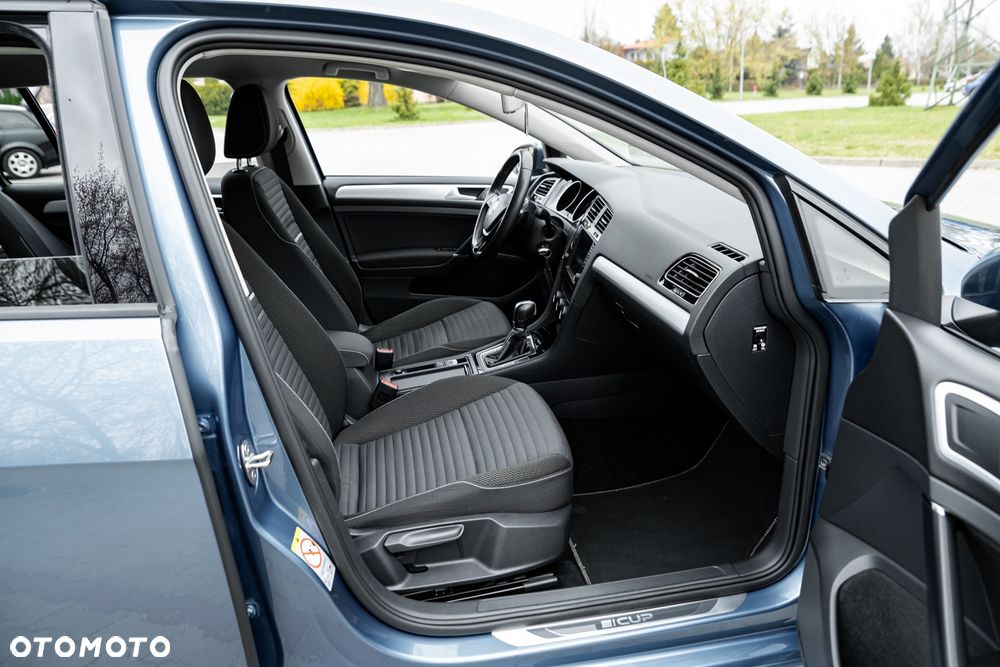 Volkswagen Golf 1.6 TDI DPF BlueMotion Technology DSG Comfortline - 22