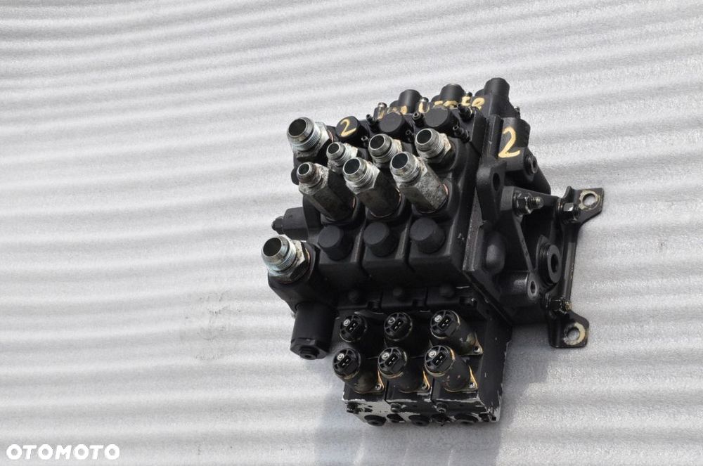 ROZDZIELACZ HARVESTER/ PARKER K170LS-03-FI04-117 - 7