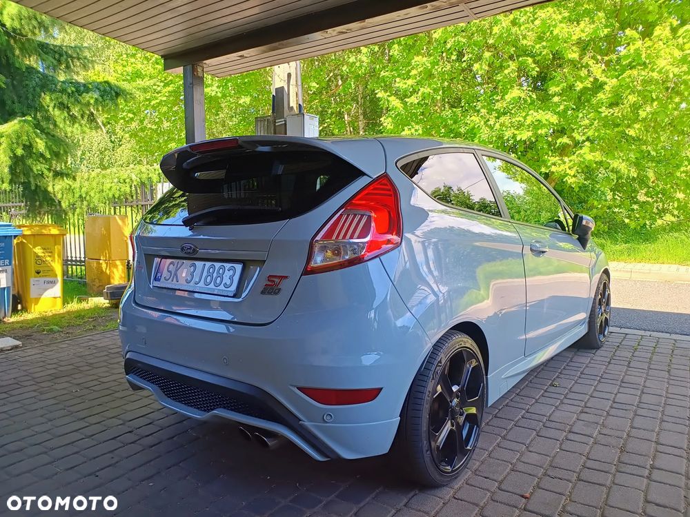 Ford Fiesta - 35