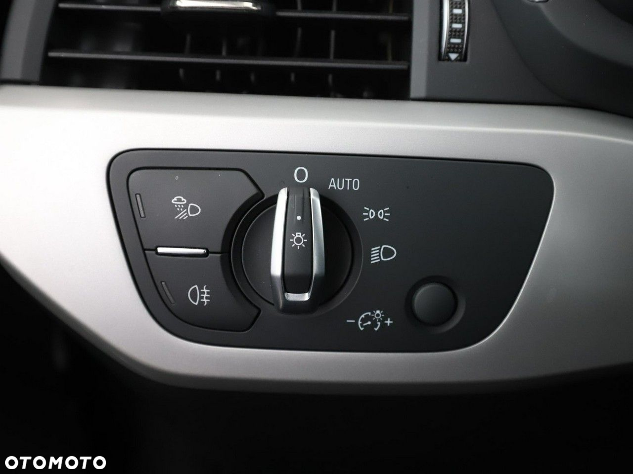 Audi A4 Avant 35 TDI S tronic - 31