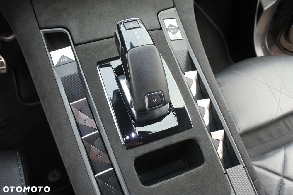 DS Automobiles DS 7 Crossback 1.6 PureTech Performance Line + - 17