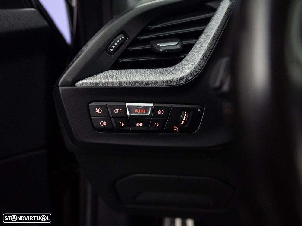 BMW 118 i Pack Desportivo M Auto - 21