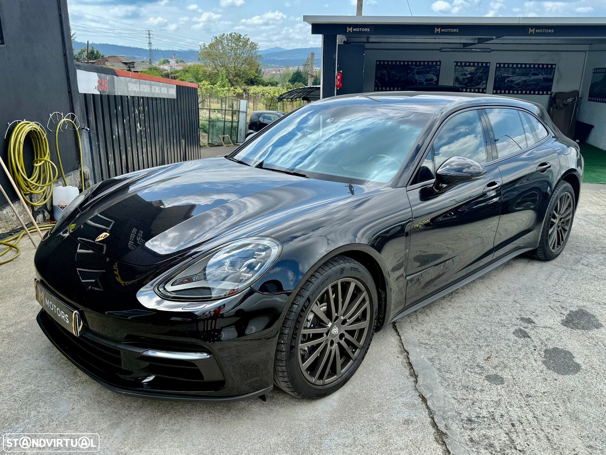 Porsche Panamera Sport Turismo 4 E-Hybrid 10 Years Edition - 1
