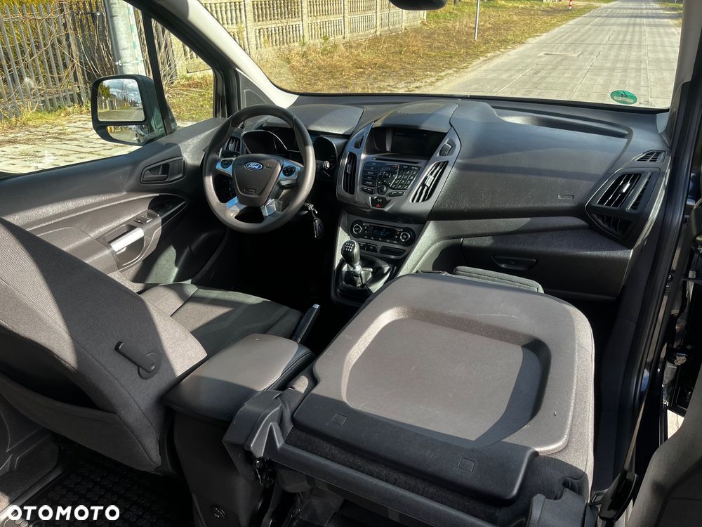 Ford Tourneo Connect Grand - 32