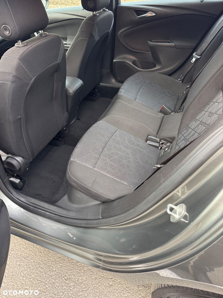 Opel Astra 1.4 Turbo 120 Jahre - 24