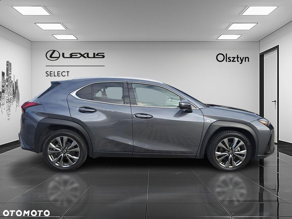 Lexus UX 300h F Sport Design - 4