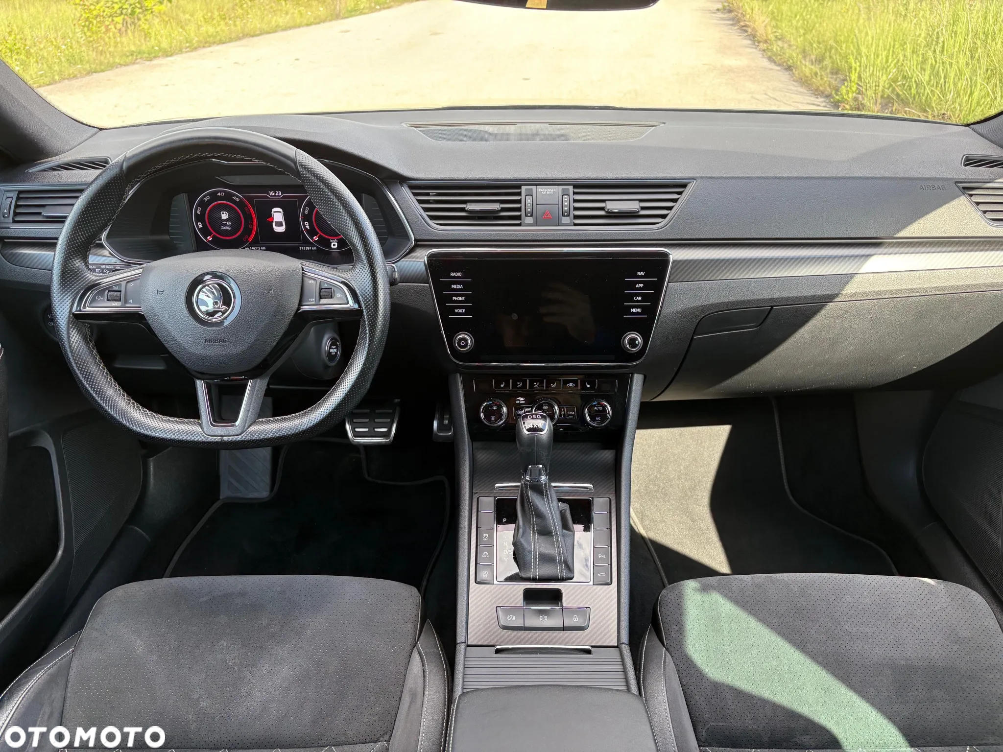 Skoda Superb 2.0 TDI 4x4 Sportline DSG - 9