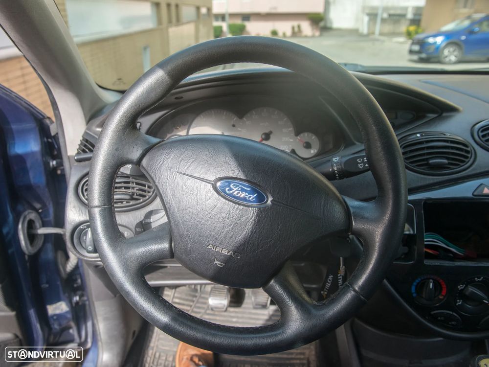 Ford Focus SW 1.8 TDdi Ghia - 24