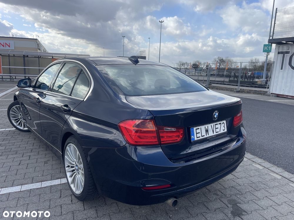 BMW Seria 3 320d - 5