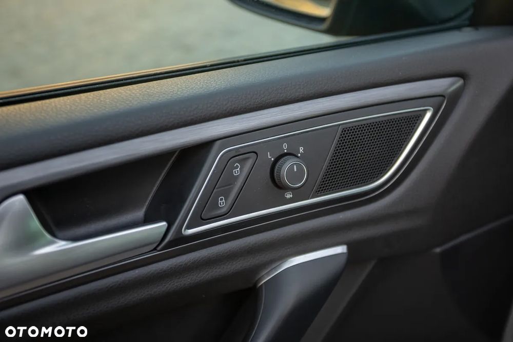 Volkswagen Golf Sportsvan 1.5 TSI ACT OPF Comfortline - 25