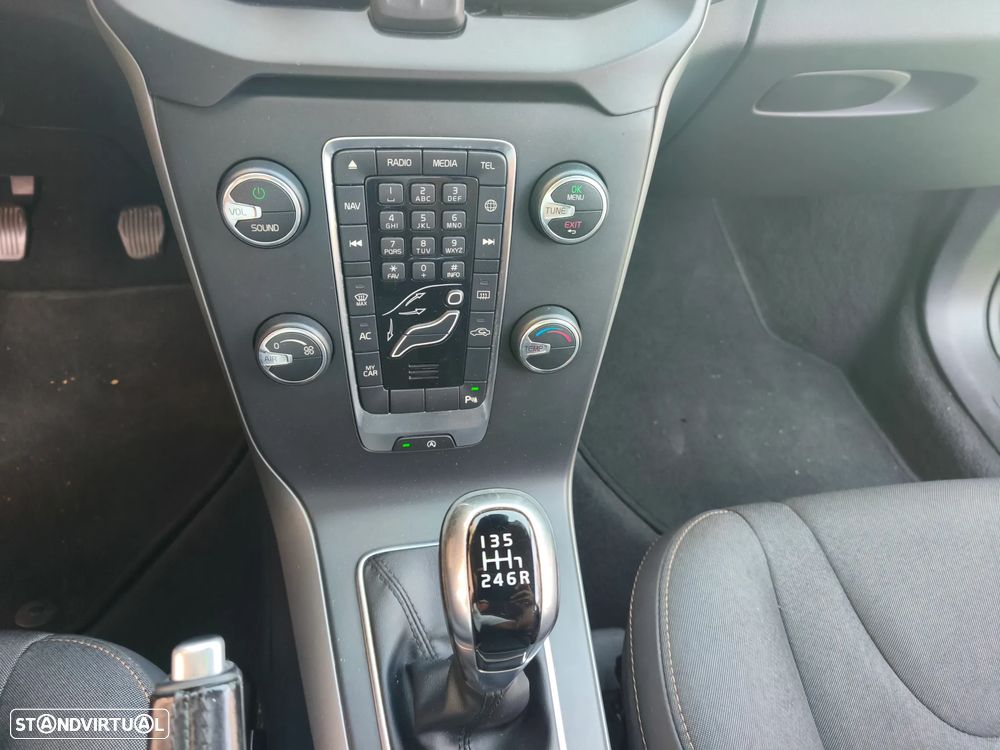 Volvo V40 Cross Country 2.0 D2 Summum - 10