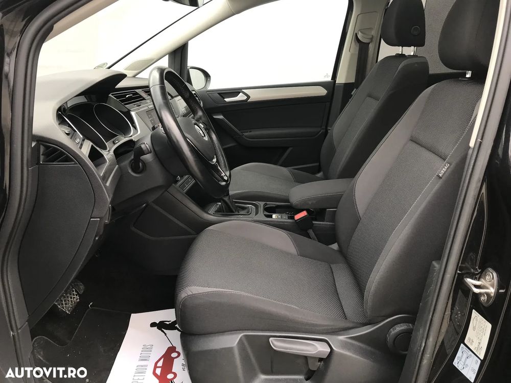 Volkswagen Touran 2.0 TDI SCR DSG Trendline - 12