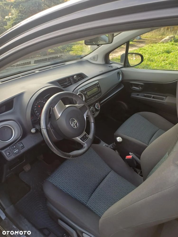 Toyota Yaris - 4