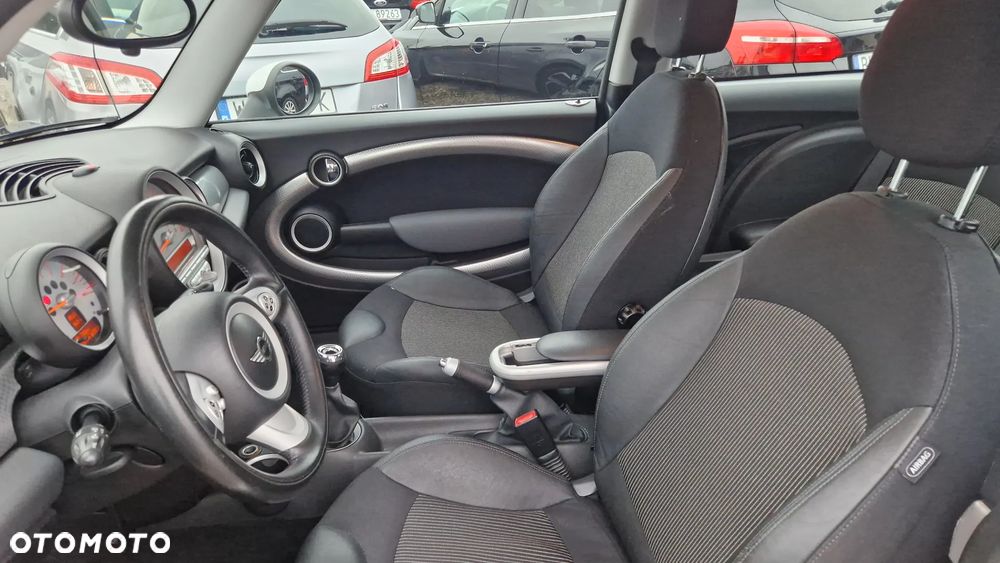 MINI Cooper S 50 Mayfair - 13