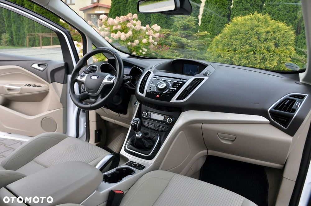 Ford Grand C-MAX - 26