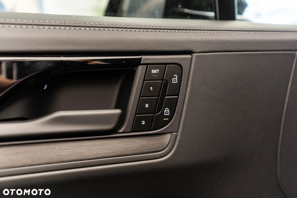 Porsche Cayenne Black Edition - 30