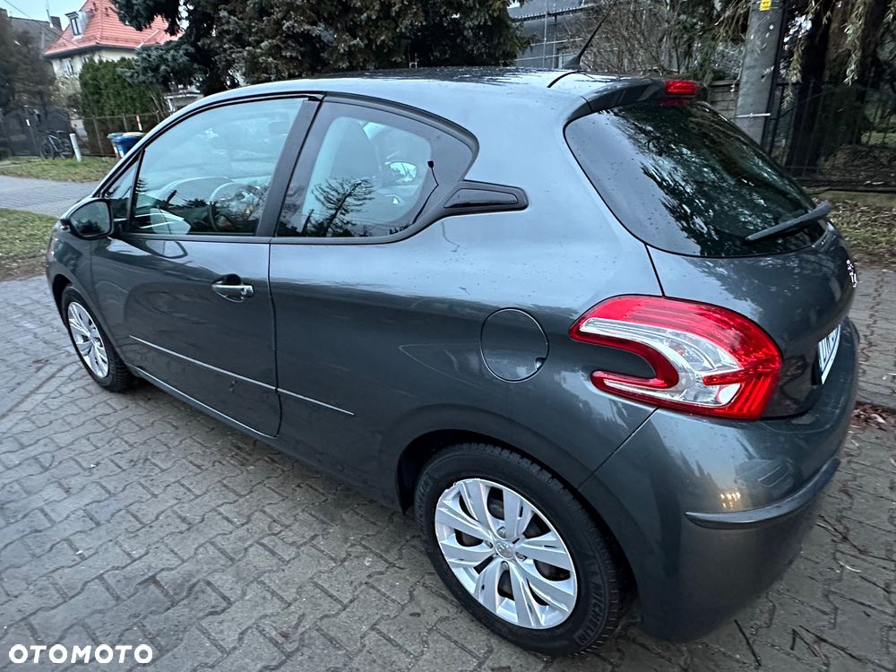 Peugeot 208 - 9