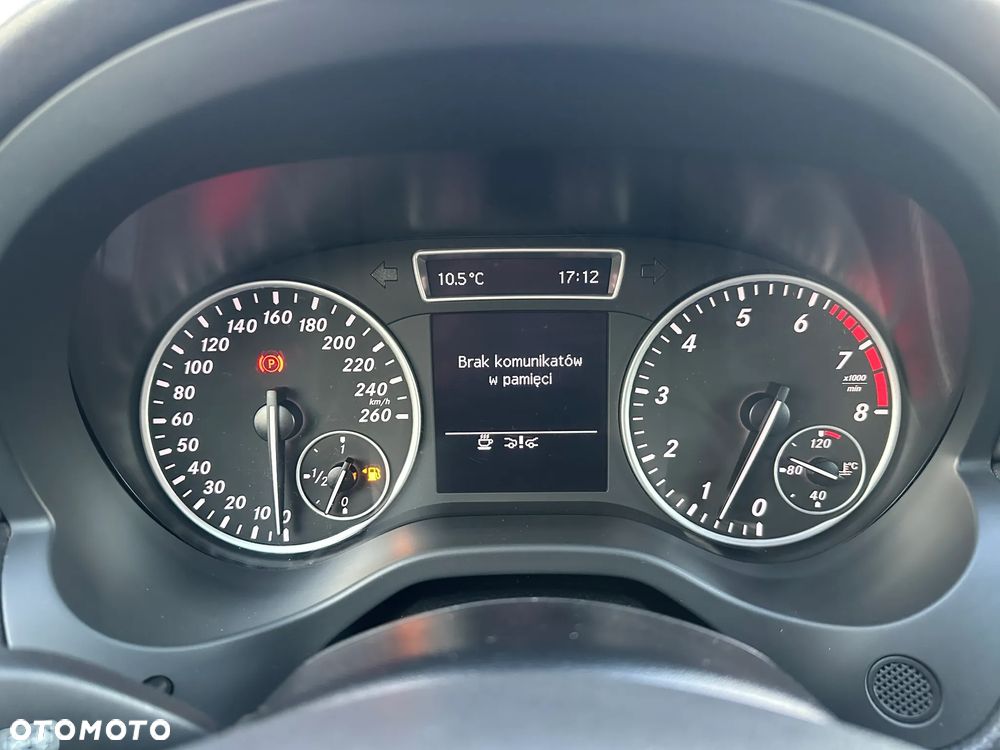 Mercedes-Benz Klasa A 180 BlueEfficiency Edition - 32