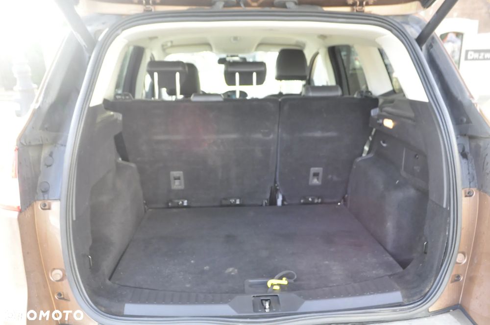 Ford Kuga 1.6 EcoBoost 2x4 Titanium - 8