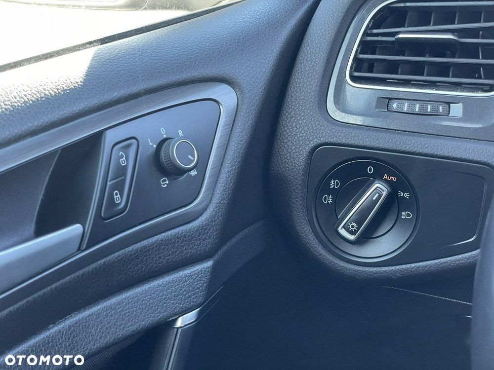 Volkswagen Golf - 14