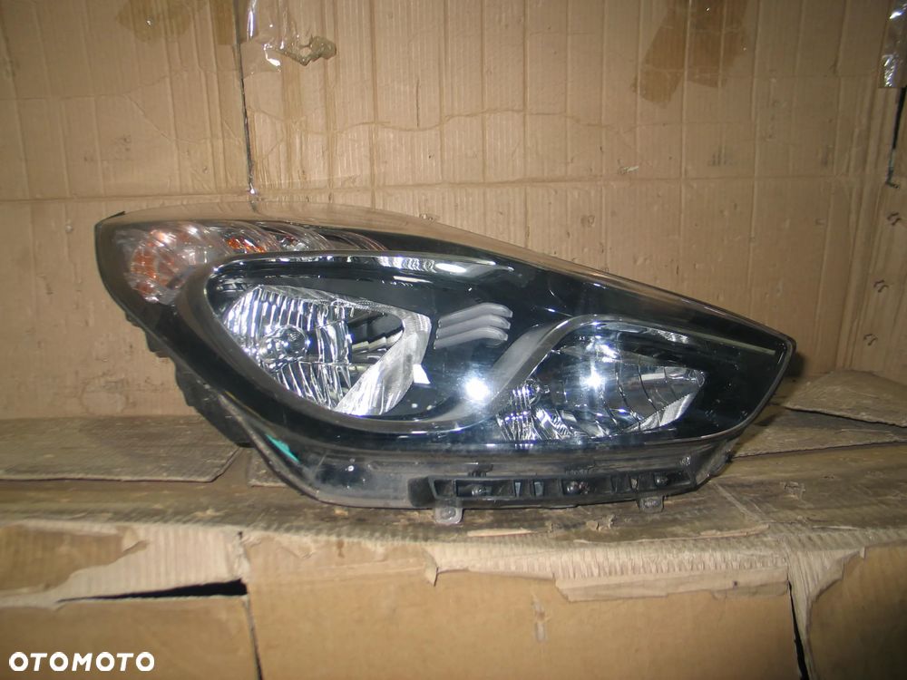 lampa prawy przod HYUNDAI IX20 10-15r 92102-1KXXX 92102-1KYXY europa - 2
