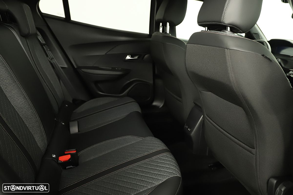 Peugeot 2008 1.2 PureTech Allure - 23