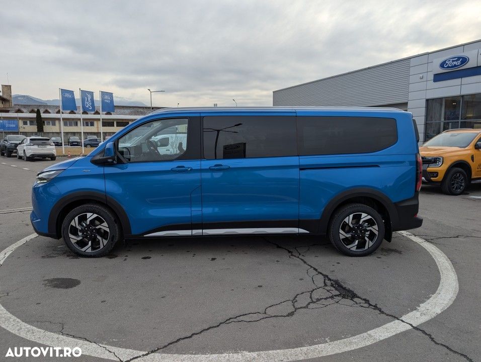 Ford Tourneo Custom - 8