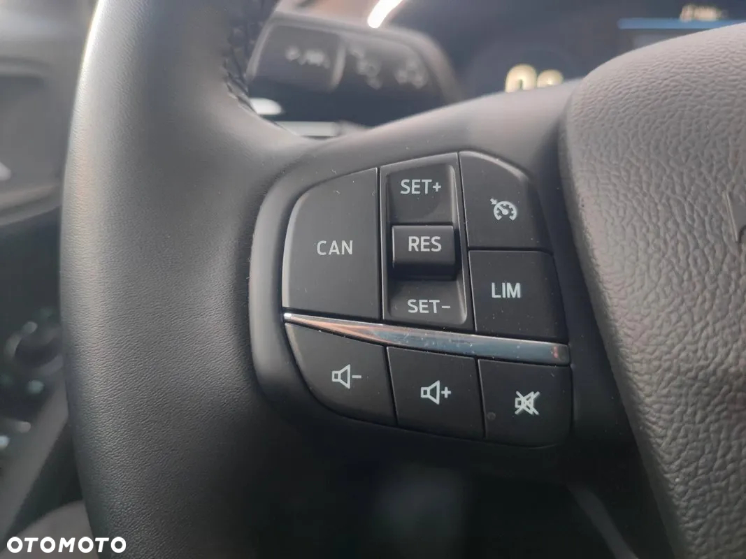 Ford Focus 1.0 EcoBoost mHEV Titanium X - 29