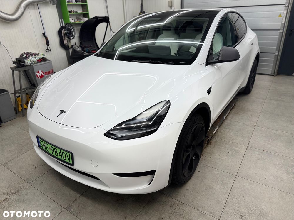 Tesla Model Y RWD - 2