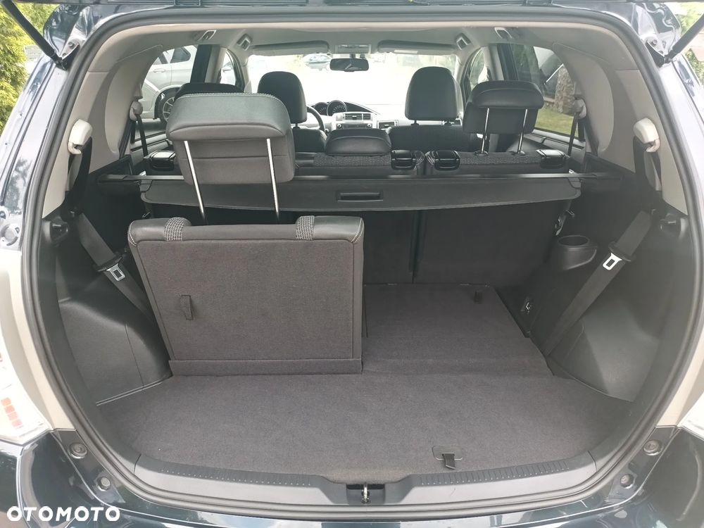 Toyota Verso 1.8 Prestige 7os EU6 - 20