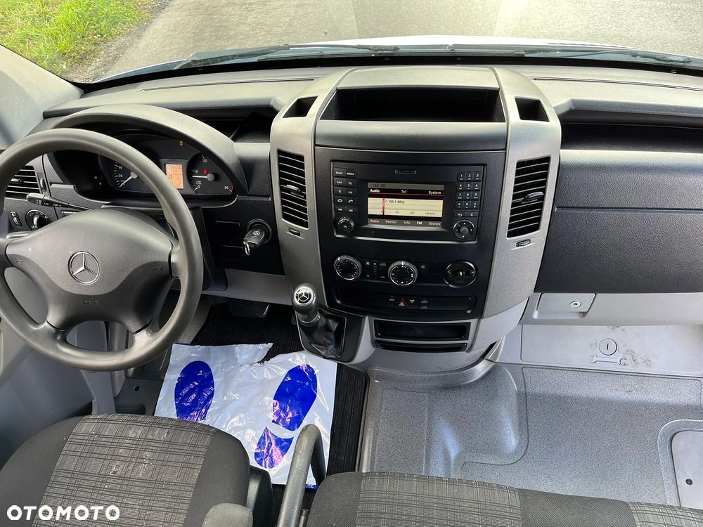 Mercedes-Benz Sprinter - 9