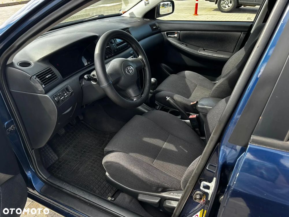 Toyota Corolla 1.6 VVT-i Sol - 11
