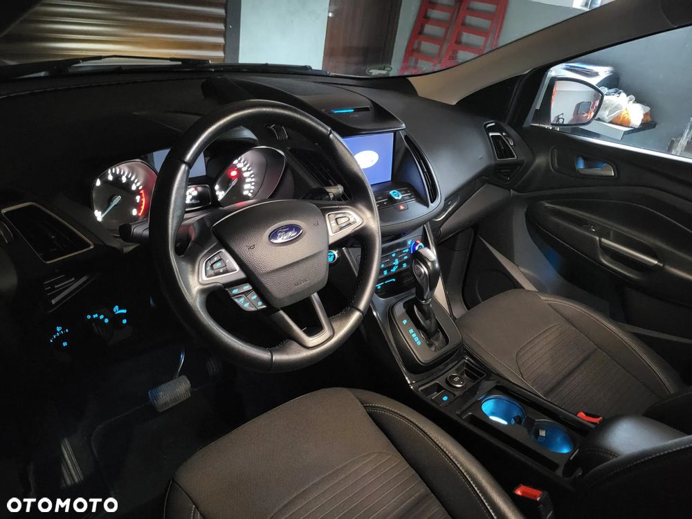 Ford Kuga - 26