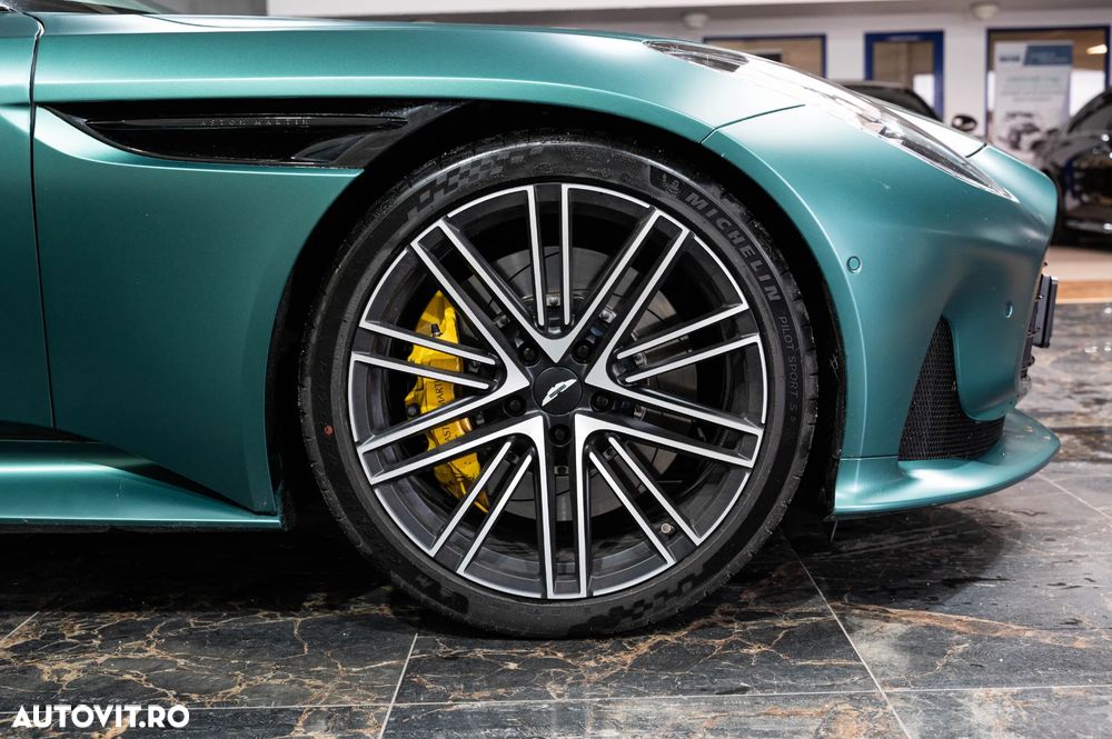 Aston Martin DB12 Volante - 13