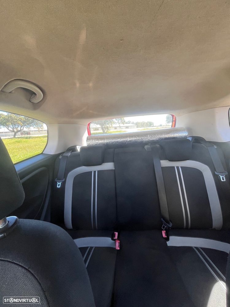 Fiat Grande Punto ver-1-2-redbull-blue-elements - 9