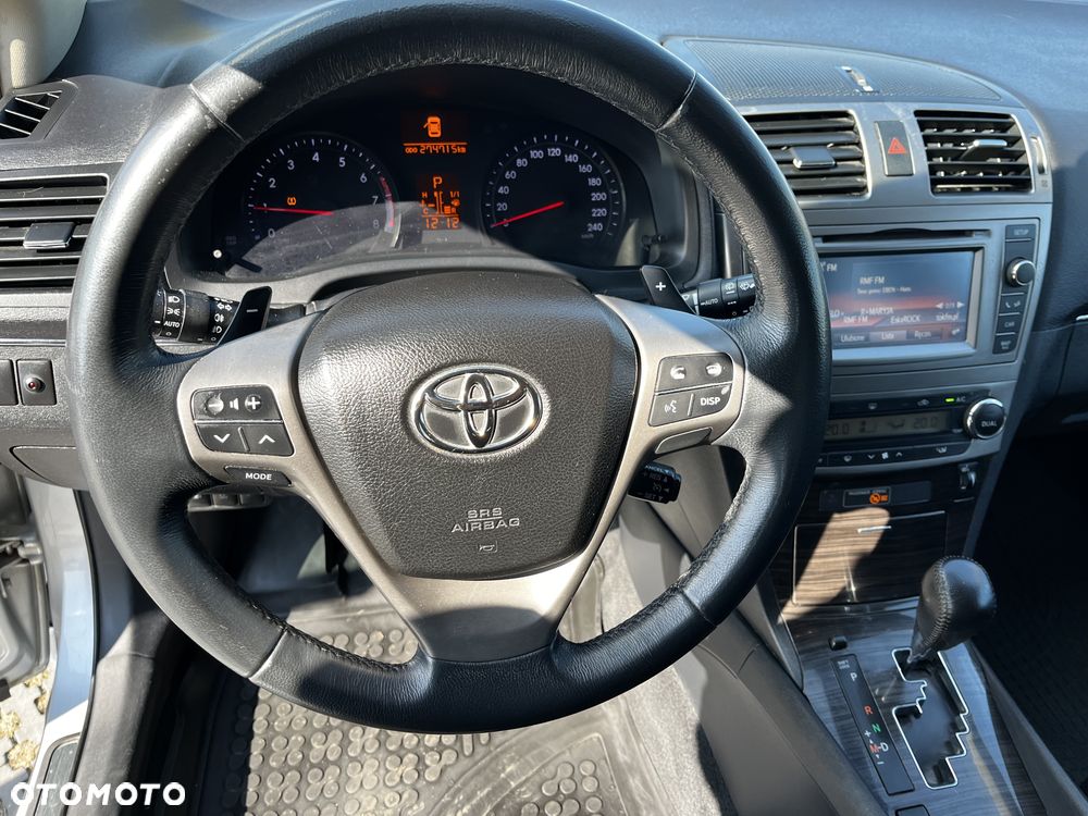 Toyota Avensis 2.0 Premium MS - 6