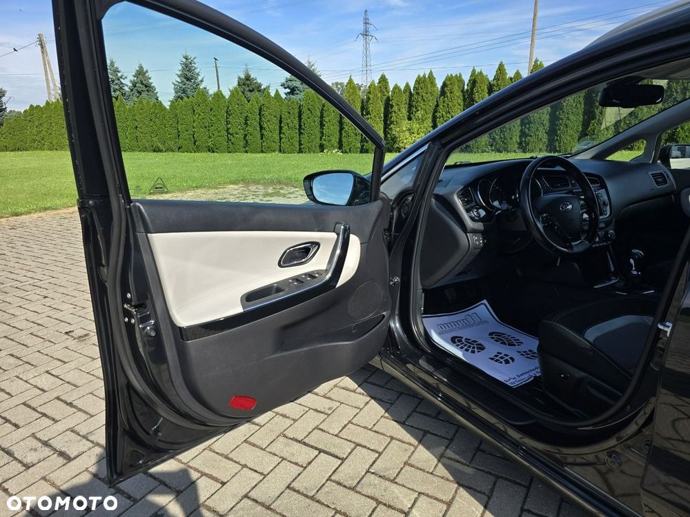 Kia Ceed - 12