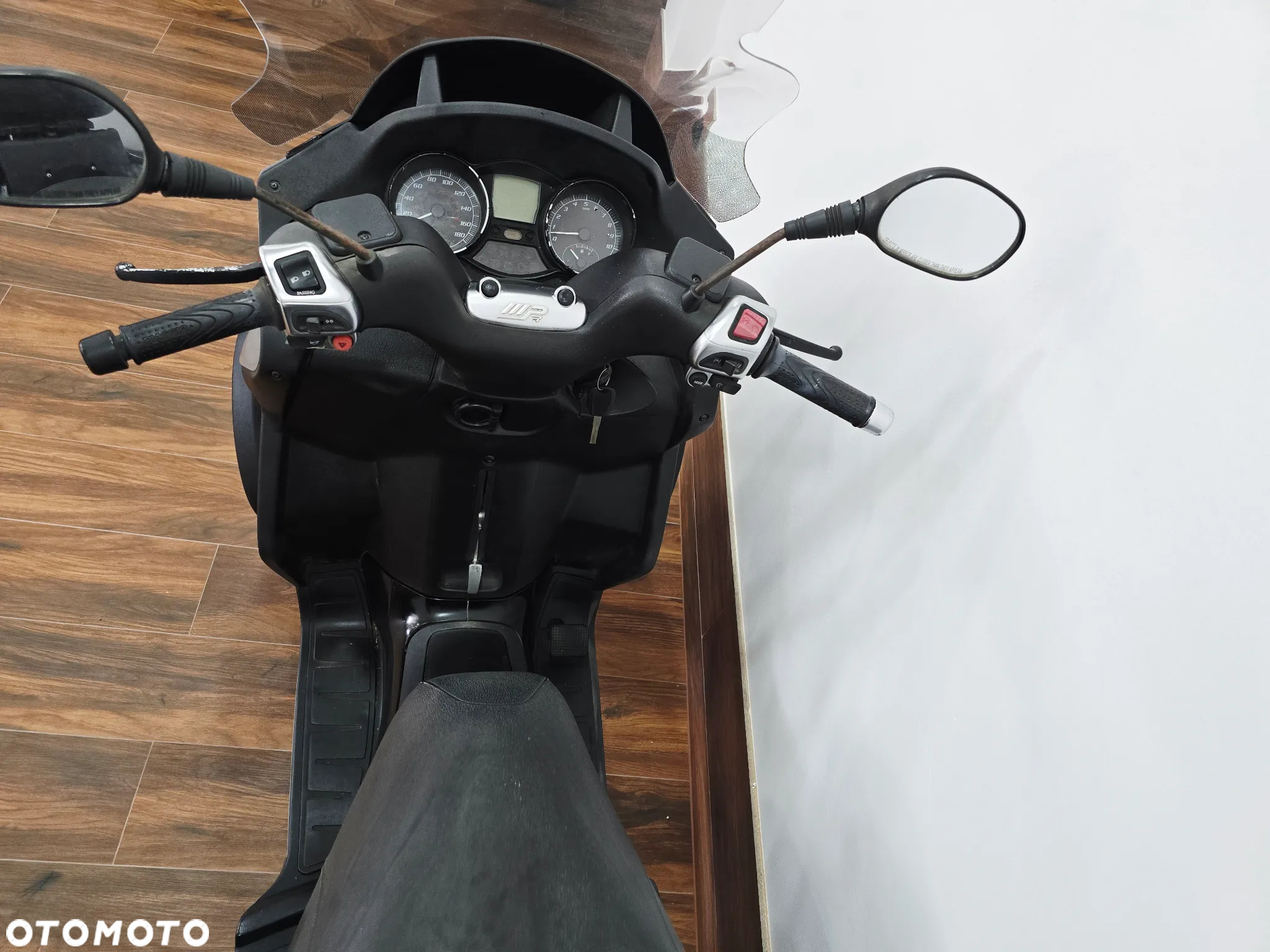 Piaggio MP-3 - 4